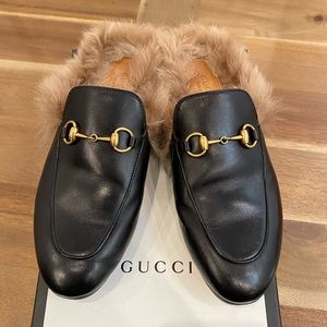 Gucci lambs wool black leather slide